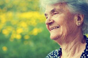 portret van een senior vrouw foto