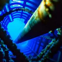 nord stroom gas- pijpleiding onderwater- denkbeeldig illustratie lekt gas- foto