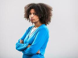 portret van ongelukkig afro vrouw met een blauw Cardigan foto