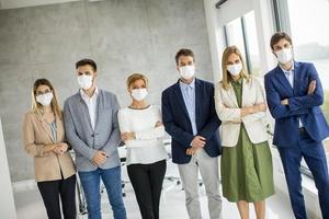 business team maskers dragen