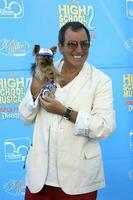 kenny ortega zijn hond hoog school- musical 2 première amc theaters downtown Disney Anaheim ca aug 14 2007 2007 kathy hutjes hutjes foto