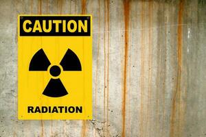 voorzichtigheid straling teken foto