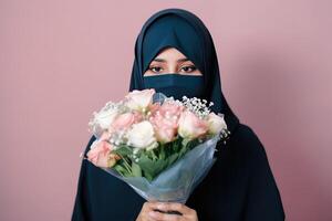 portret van Arabisch vrouw vervelend masker en Holding mooi boeket, generatief ai. foto