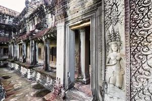 bas-reliëf bij de tempel van angkor wat in siem reap, cambodja foto
