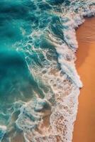 oceaan grote Oceaan, blauw water, golven, zand, Doorzichtig licht. ai generatief foto