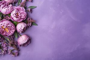 pioenrozen, rozen Aan Purper achtergrond met kopiëren ruimte. abstract natuurlijk bloemen kader lay-out met tekst ruimte. romantisch vrouwelijk samenstelling. bruiloft uitnodiging.. ai generatief foto