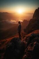 een Mens is staand Aan een berg. ai generatief foto