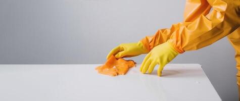 schoonmaak, het wassen venster glas met een vod hand- in een geel handschoen. ai gegenereerd. foto