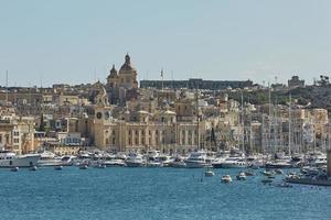 uitzicht op Valletta in Malta en zijn oude architectuur foto