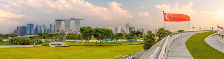 downtown stad horizon Bij de jachthaven baai, stadsgezicht van Singapore foto