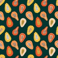 kleurenpatroon met plakjes papaja, passievrucht op groen. handgetekende exotische fruitstukken op lrepeating achtergrond. fruitig ornament voor textielprints en stoffenontwerpen.