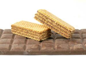 wafel biscuit donker chocola bar foto