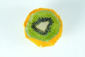 gesneden fruit stack oranje kiwi foto