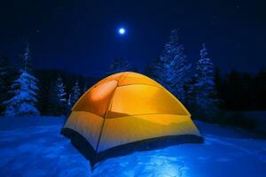 winter tent camping foto
