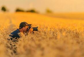 natuur fotograaf in actie foto