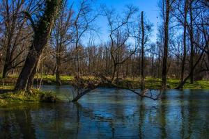 oevers van de Brenta-rivier op Piazzola sul Brenta, Padua, Italië