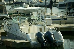 motorboot Aan haven visie foto