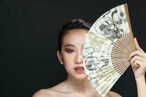 zuiden oosten- Aziatisch mooi jong dame mode bedenken kunstmatig foto