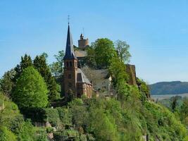 de klein stad van saarburg Bij de saar rivier- in Duitsland foto