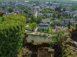 de klein stad van saarburg Bij de saar rivier- in Duitsland foto