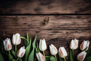 tulp grens met kopiëren ruimte. boeket van tulpen bloemen Aan wijnoogst houten achtergrond. mooi kader samenstelling van voorjaar bloemen. ai gegenereerd illustratie. foto