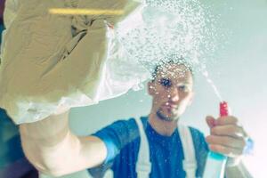 schoonmaak onderhoud arbeider foto