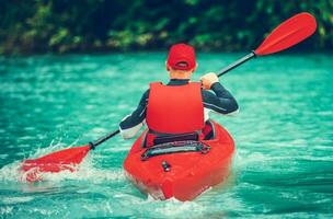 kayaker Aan de toneel- meer reis foto