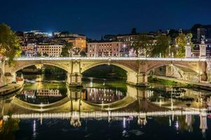 rivier- tiber stad van Rome foto
