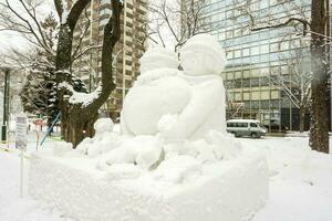 steun, hokkaido, Japan- tekenfilm karakter gemaakt door sneeuw. een van de sneeuw sculpturen in de wedstrijd en tonen Bij de sneeuw festival 2018 in odori park. foto