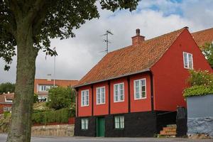 traditionele kleurrijke vakwerkhuizen op het eiland Bornholm in Svaneke, Denemarken foto