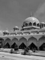 putra Jaya, Maleisië in mei 21, 2023. putra moskee of in Maleis is masjid rotten is een moskee dat was gebouwd in 1997 foto