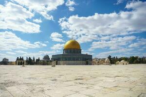 de koepel van de rots in alaqsa moskee foto