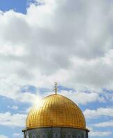 de koepel van de rots in alaqsa moskee foto