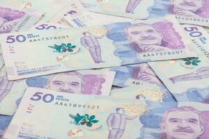 vijftig duizend Colombiaanse pesos rekeningen uitgegeven Aan 2016. financiën concept. economie concept. foto