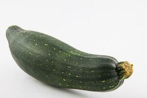 courgette geïsoleerd Aan wit achtergrond. cucurbita pepo foto