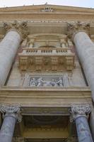 detail van de Sint-Pietersbasiliek in Vaticaanstad Italië