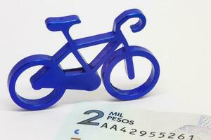opslaan geld gebruik makend van uw fiets. duurzame mobiliteit. foto