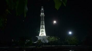 manar Pakistan tonen haar schoonheid Bij nacht foto