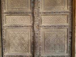 oud hout structuur deur Bij lahore fort foto