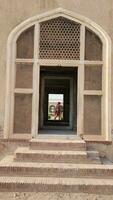 mooi oud ontwerp deur in lahore fort foto