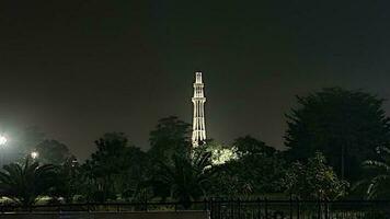 manar Pakistan tonen haar schoonheid Bij nacht foto