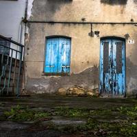 blauwe deur nummer zeventien foto