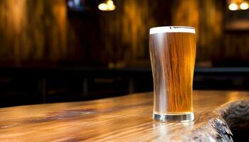 schuimig bier in pint glas Aan houten bar teller Bij kroeg gegenereerd door ai foto