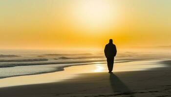 silhouet van een persoon wandelen Aan sereen strand Bij schemer gegenereerd door ai foto