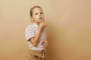 glimlachen schattig meisje hoofdtelefoons poseren technologie pret foto