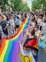 granada, Spanje. juni 26, 2023. verscheidenheid van mensen Bij lgbtq trots demonstratie foto