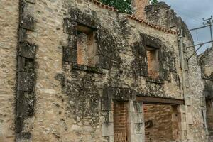 de oud ruines van de stad- oradour-sur-glane in Frankrijk. foto