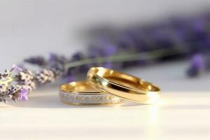 klein lavendel bloemen en twee bruiloft ringen. ai generatief foto