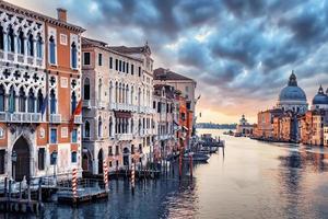 de stad Venetië in de ochtend italië