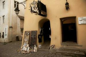 een mooi middeleeuws citadel stad van sighisoara in de hart van Roemenië, Transsylvanië reizen bestemming in oostelijk Europa. foto